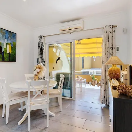 Moderno Triplex Sonneland Apartmán *