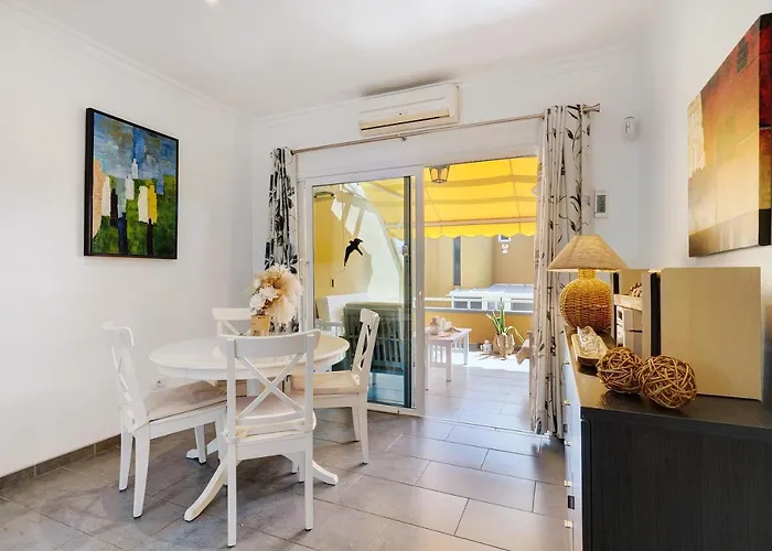 Moderno Triplex Sonneland Apartment *
